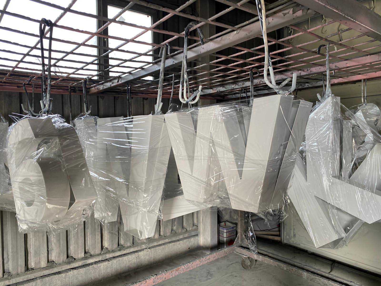 Turuncu Metal Çerçeveleri